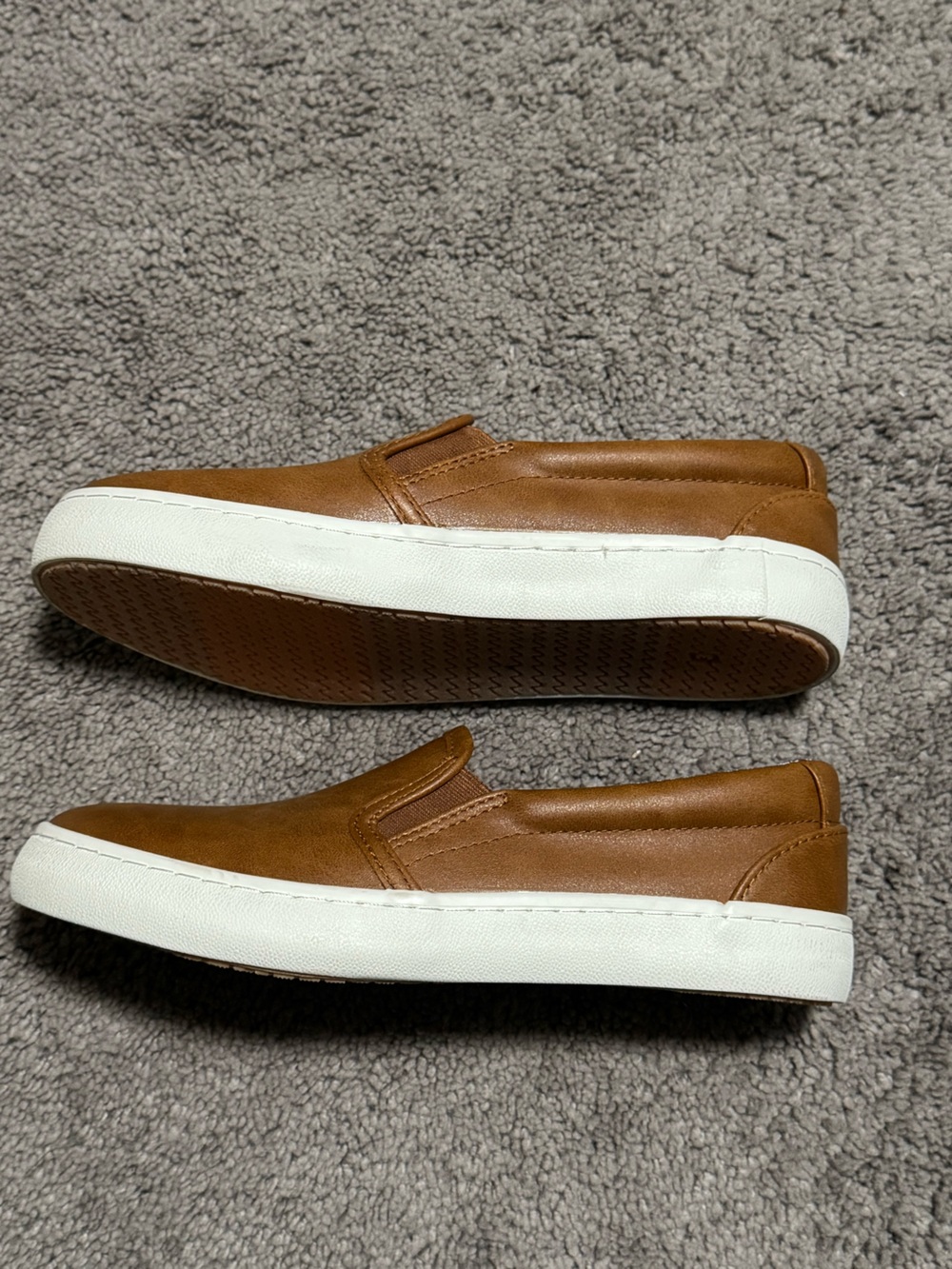 Cat & Jack Men's Slip-On Loafers in Brown with White Sole - Picture 3 of 5